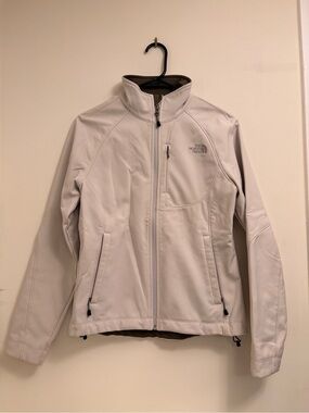 The North Face Women’s Apex Bionic Jacket Cream color- Small